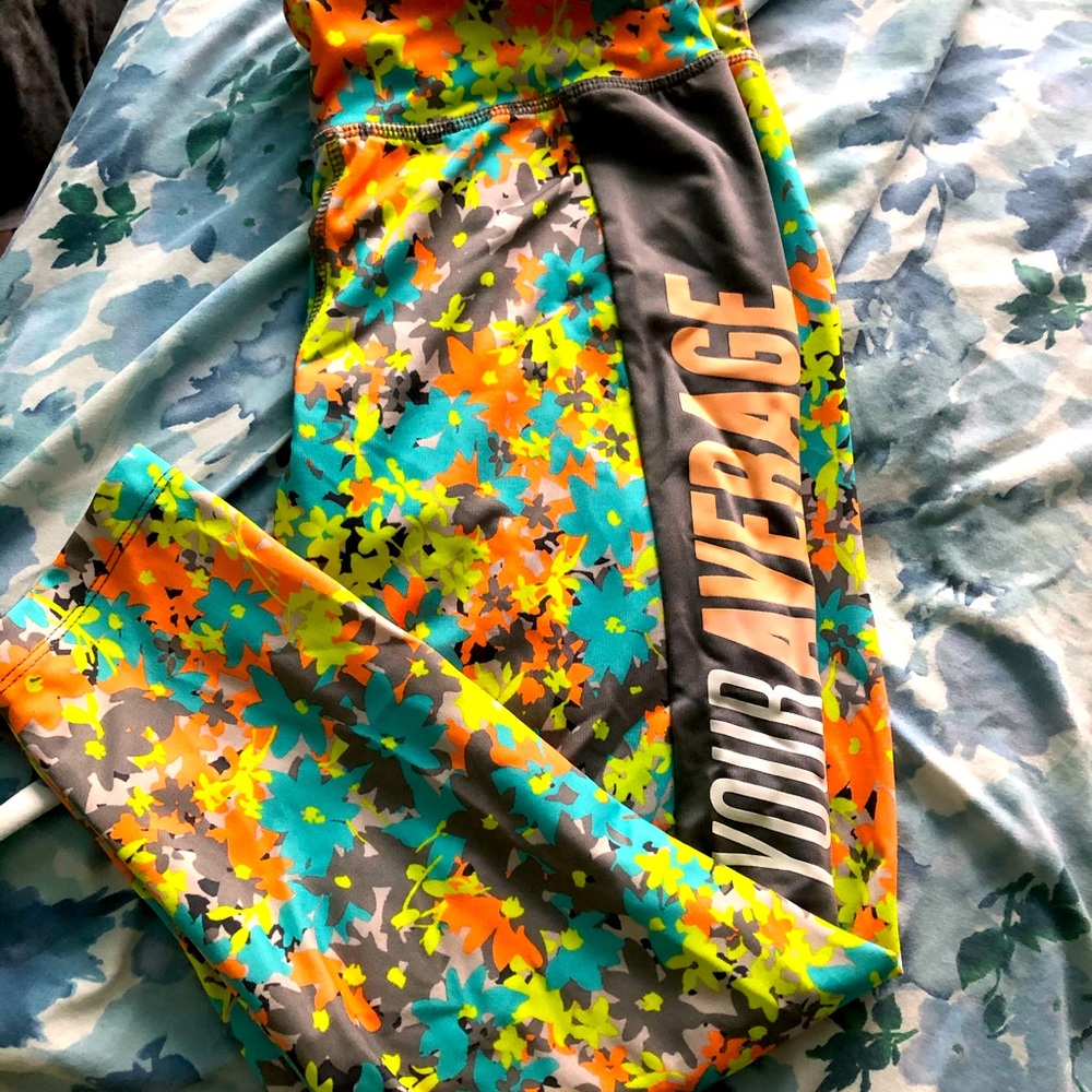 Cute workout leggings. Cropped style
